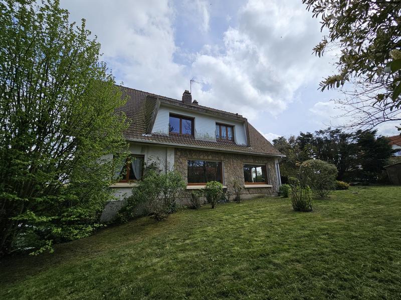Maison - 170 m² - 9 pièces