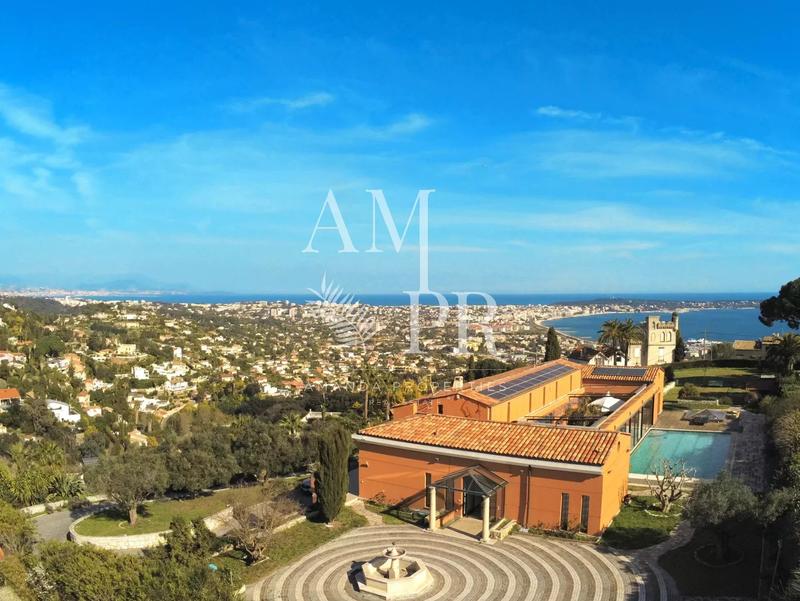 Villa - 389 m² - 10 pièces