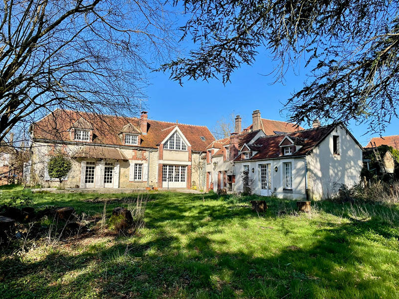 Demeure - 236 m² - 11 pièces