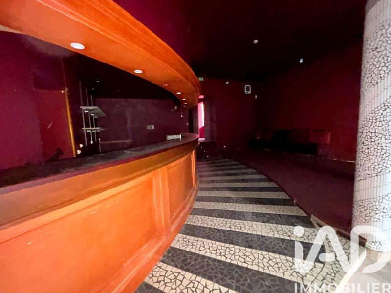 Maison - 380 m² - 10 pièces