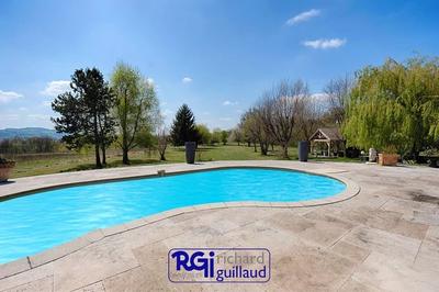 Maison - 138 m² - 5 pièces