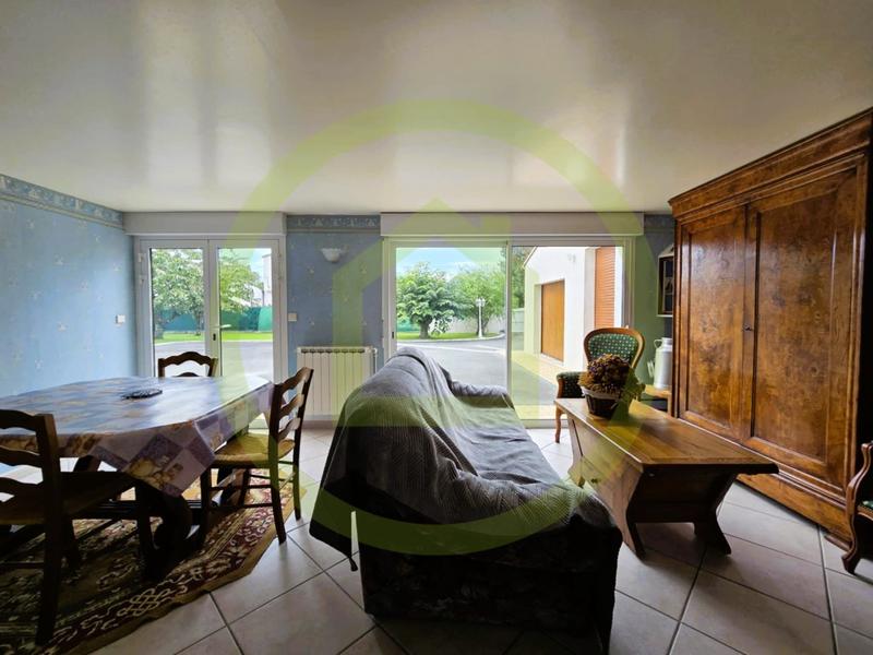 Maison - 232 m² - 9 pièces