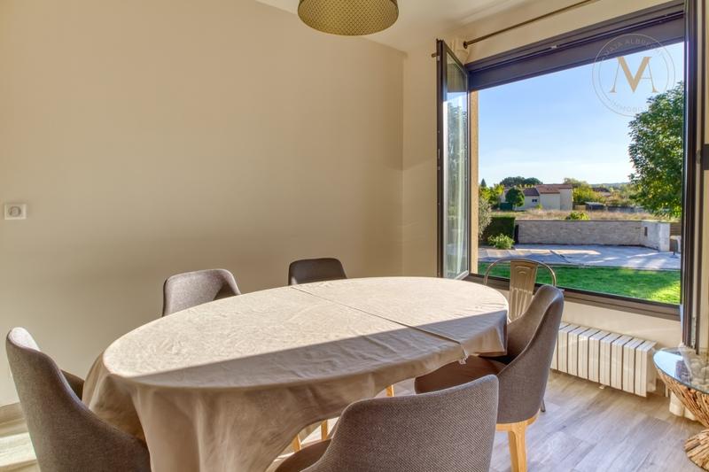 Maison - 90 m² - 6 pièces