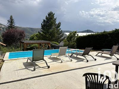 Maison - 167 m² - 7 pièces