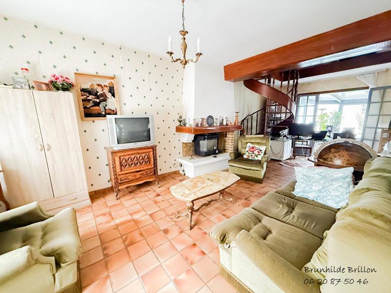 Maison - 215 m² - 6 pièces