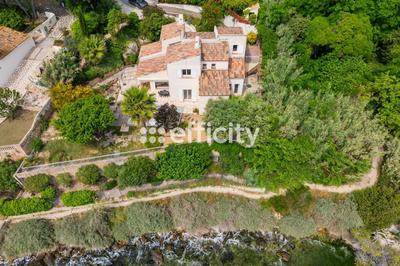 Maison - 160 m² - 4 pièces