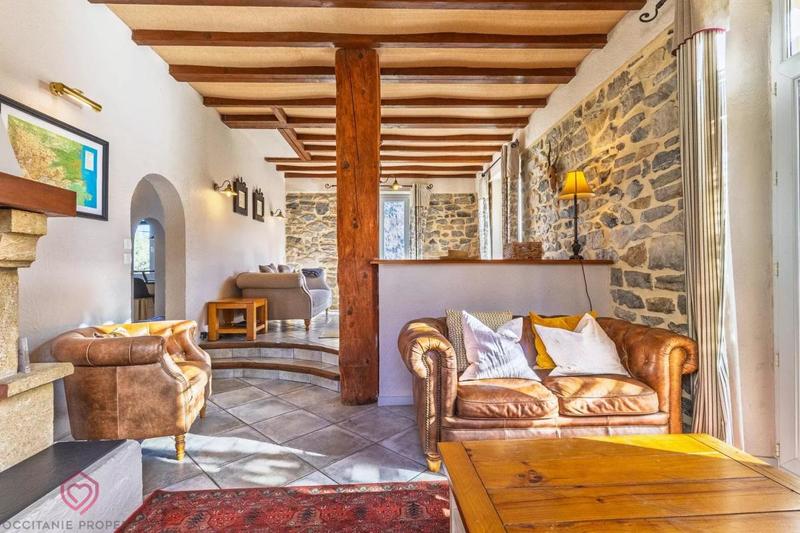 Propriété - 177 m² - 7 pièces