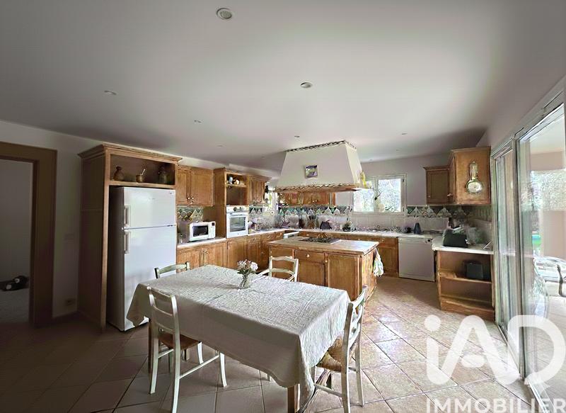 Maison - 370 m² - 8 pièces