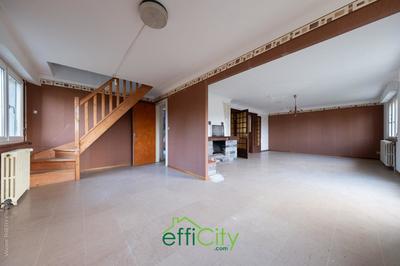 Maison - 195 m² - 5 pièces