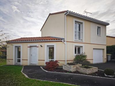 Maison - 80 m² - 4 pièces
