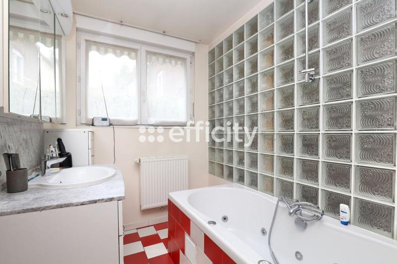 Maison - 148 m² - 6 pièces