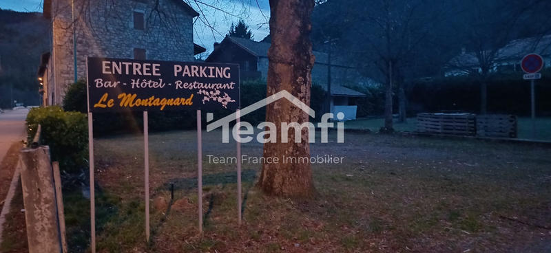 Fonds de commerce - 1 212 m²