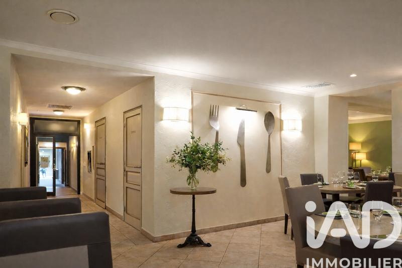 Maison - 360 m² - 10 pièces