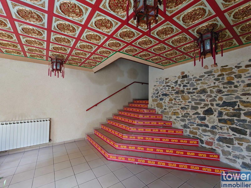 Maison - 350 m² - 10 pièces