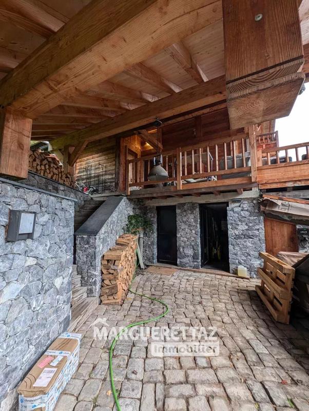 Châlet - 230 m² - 7 pièces