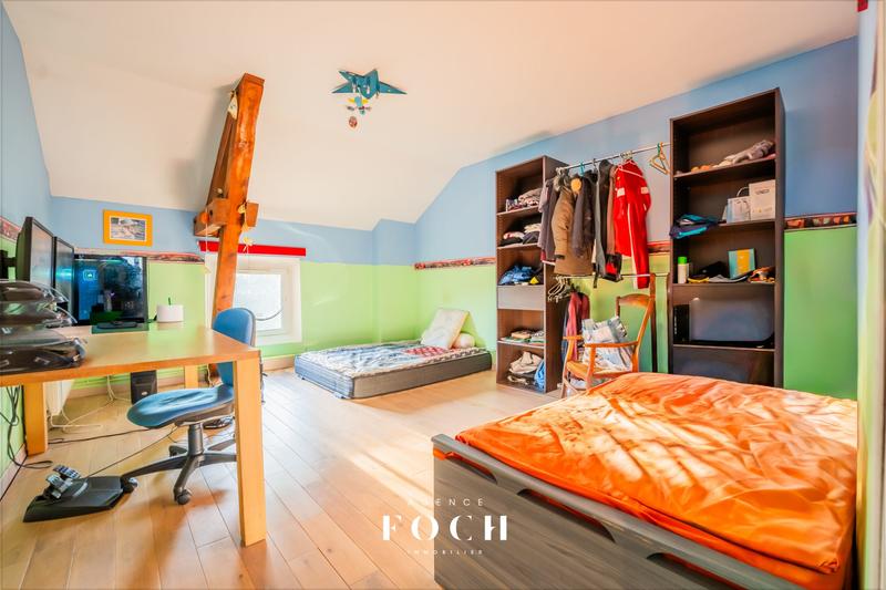 Maison - 290 m² - 8 pièces