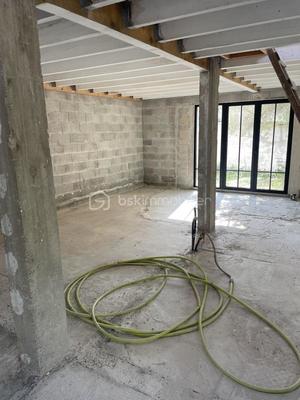 Maison - 220 m² - 5 pièces