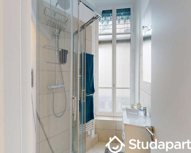 Chambre - 130 m² - 1 pièce