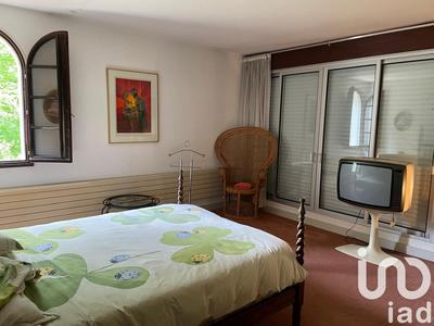 Maison - 280 m² - 10 pièces