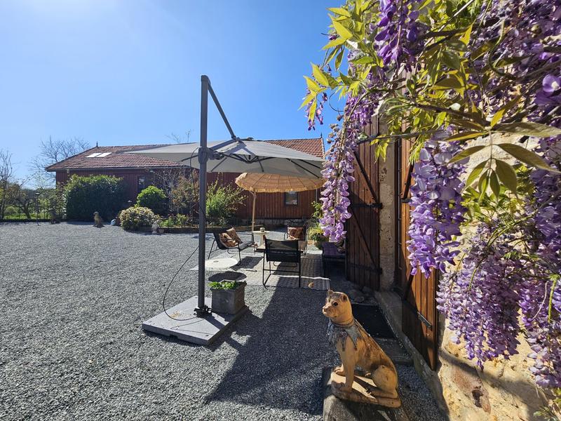 Maison traditionnelle - 275 m² - 8 pièces