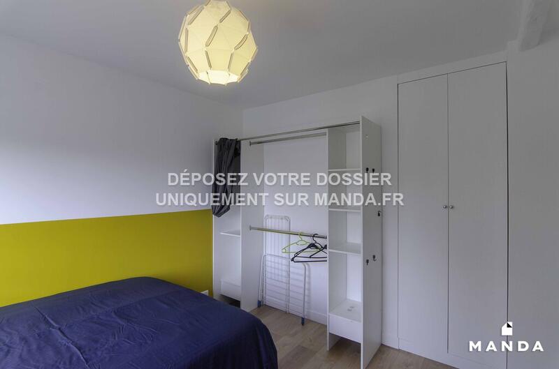 Chambre - 80 m² - 6 pièces