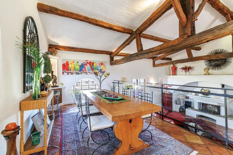 Propriété - 300 m² - 7 pièces