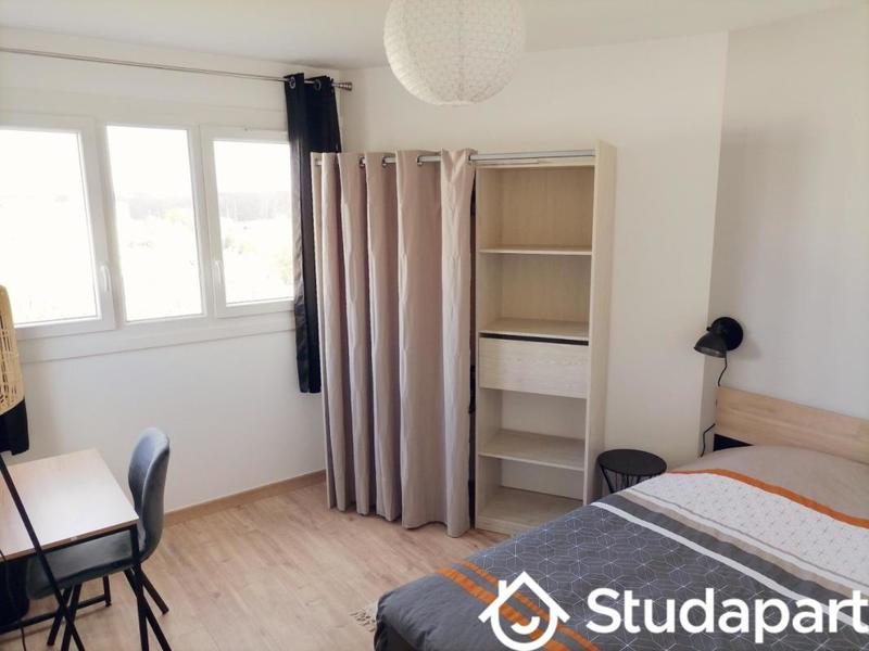 Chambre - 10 m² - 1 pièce