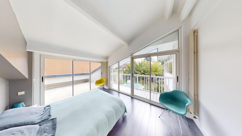 Maison - 219 m² - 7 pièces