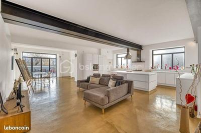 Loft - 173 m² - 4 pièces