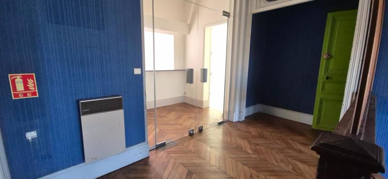 Demeure - 443 m² - 14 pièces