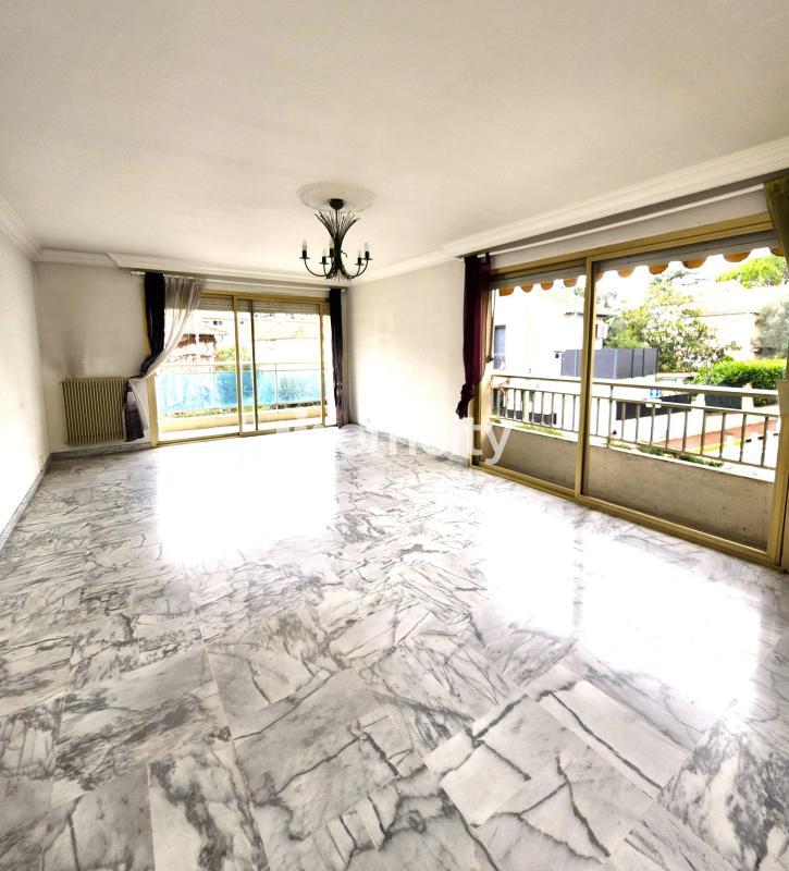 Appartement ancien - 81 m² - 3 pièces