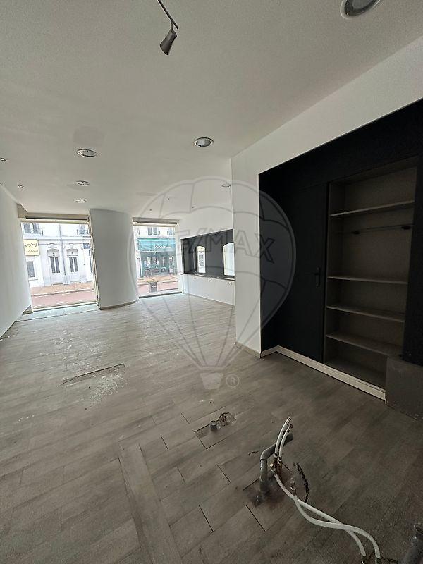 Local commercial - 276 m² - 3 pièces