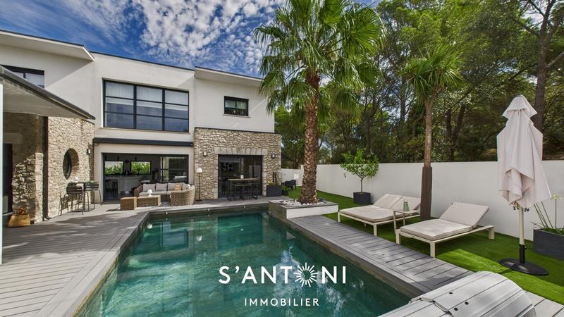 Maison - 200 m² - 9 pièces