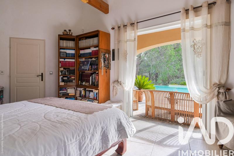 Maison - 210 m² - 7 pièces