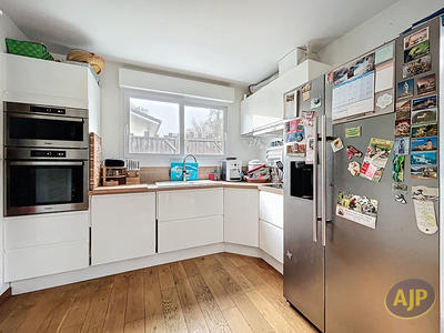 Maison - 151 m² - 6 pièces