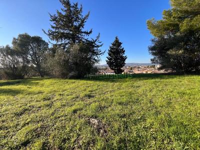 Terrain constructible - 1 030 m²