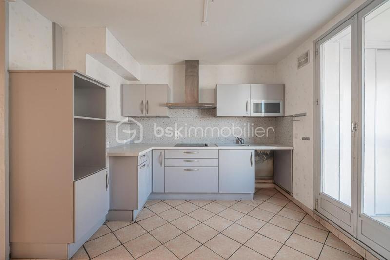 Appartement - 83 m² - 5 pièces