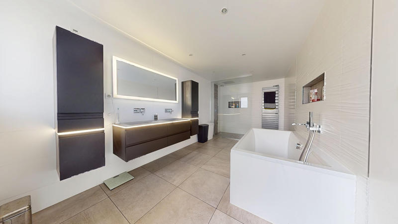 Maison - 166 m² - 6 pièces