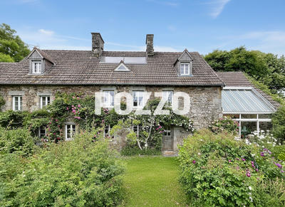 Maison - 260 m² - 10 pièces