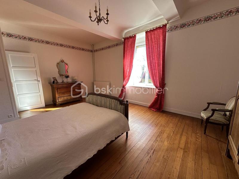 Maison en pierre - 202 m² - 7 pièces