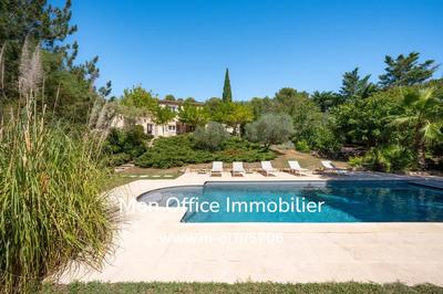 Villa - 220 m² - 7 pièces