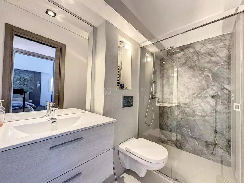 Maison - 400 m² - 10 pièces