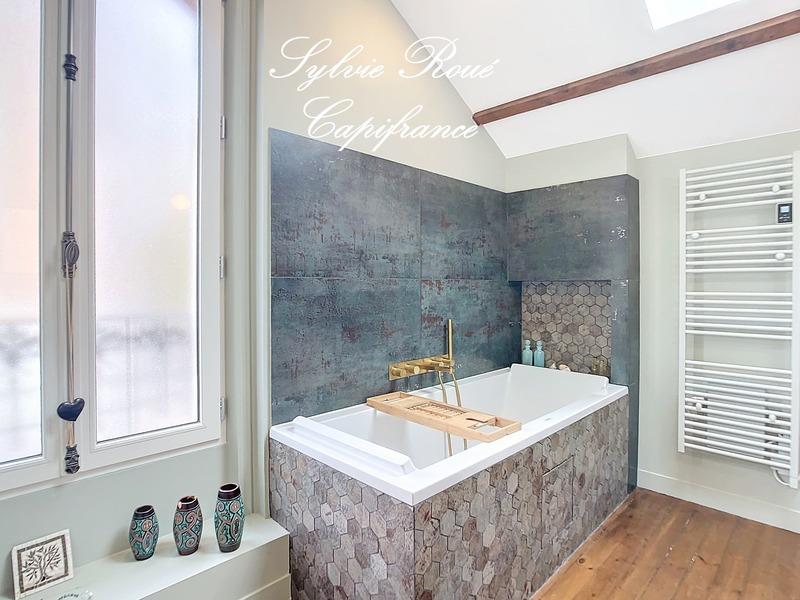 Maison - 430 m² - 12 pièces