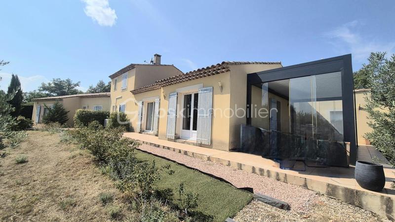 Villa - 252 m² - 9 pièces