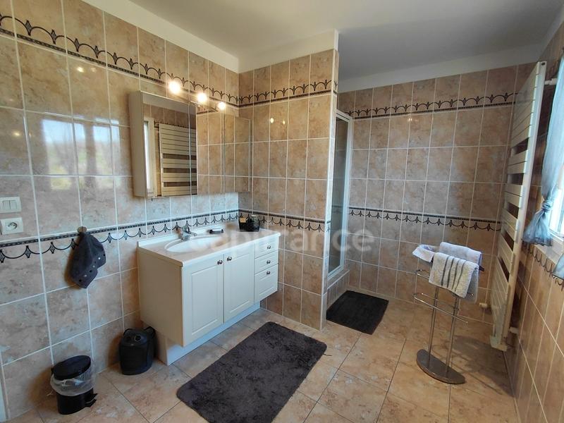 Villa - 295 m² - 8 pièces