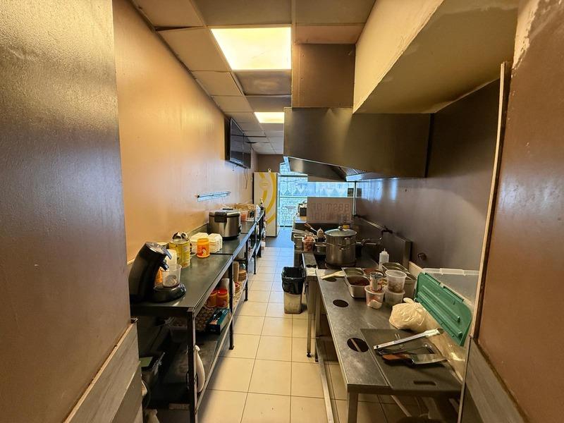 Local commercial - 100 m² - 2 pièces