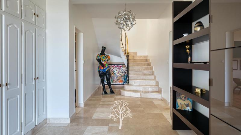 Maison - 278 m² - 7 pièces