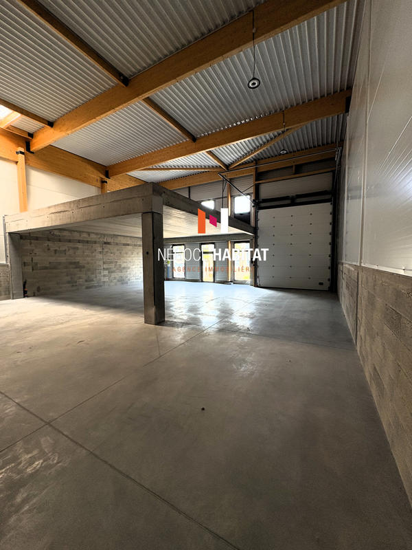 Entrepôt - 278 m²