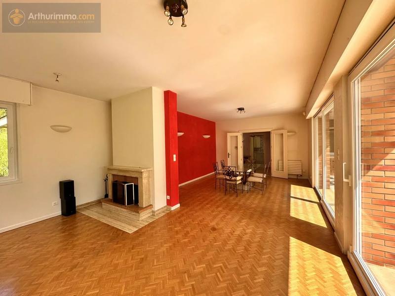 Maison - 240 m² - 6 pièces