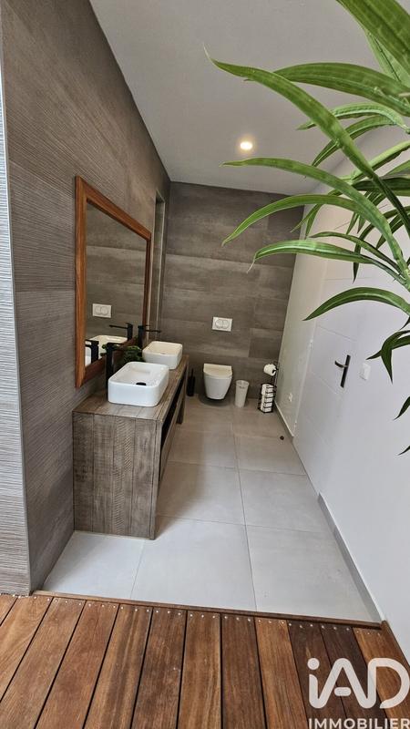 Maison - 994 m² - 15 pièces